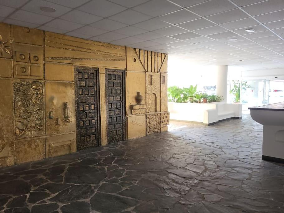 Superbe Apartement En Avec Piscine * Roses