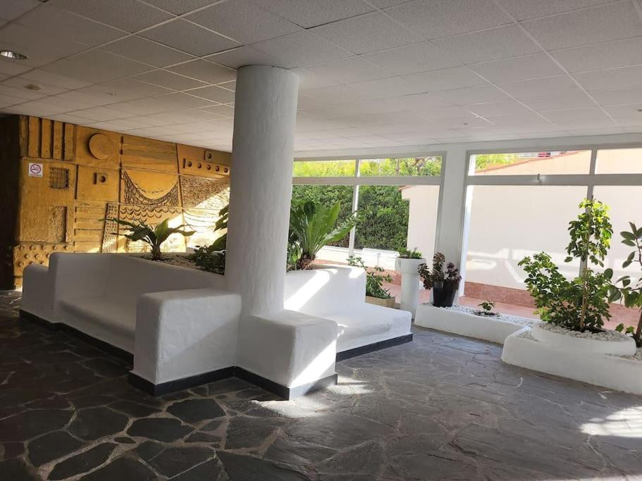 Superbe Apartement En Avec Piscine * Roses